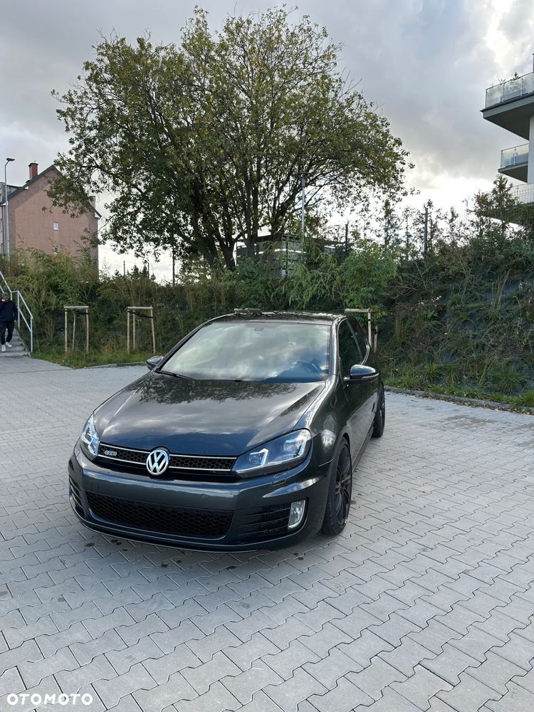 Volkswagen Golf - 3