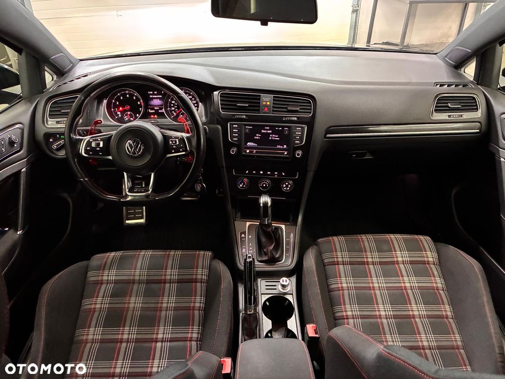 Volkswagen Golf 2.0 TSI GTI DSG - 11