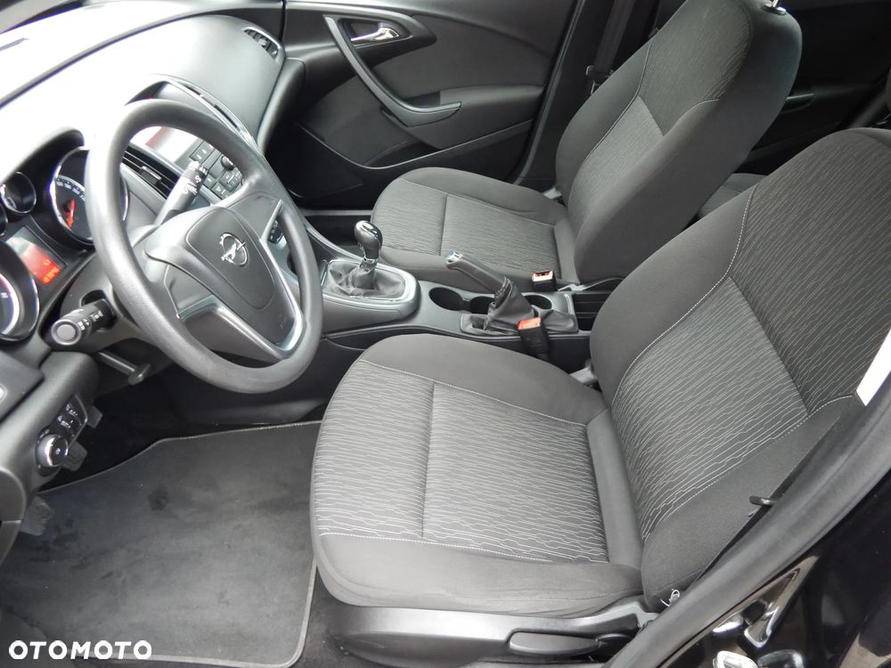 Opel Astra 1.6 150 Jahre - 12