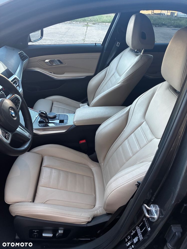 BMW Seria 3 320d xDrive M Sport Shadow sport - 13