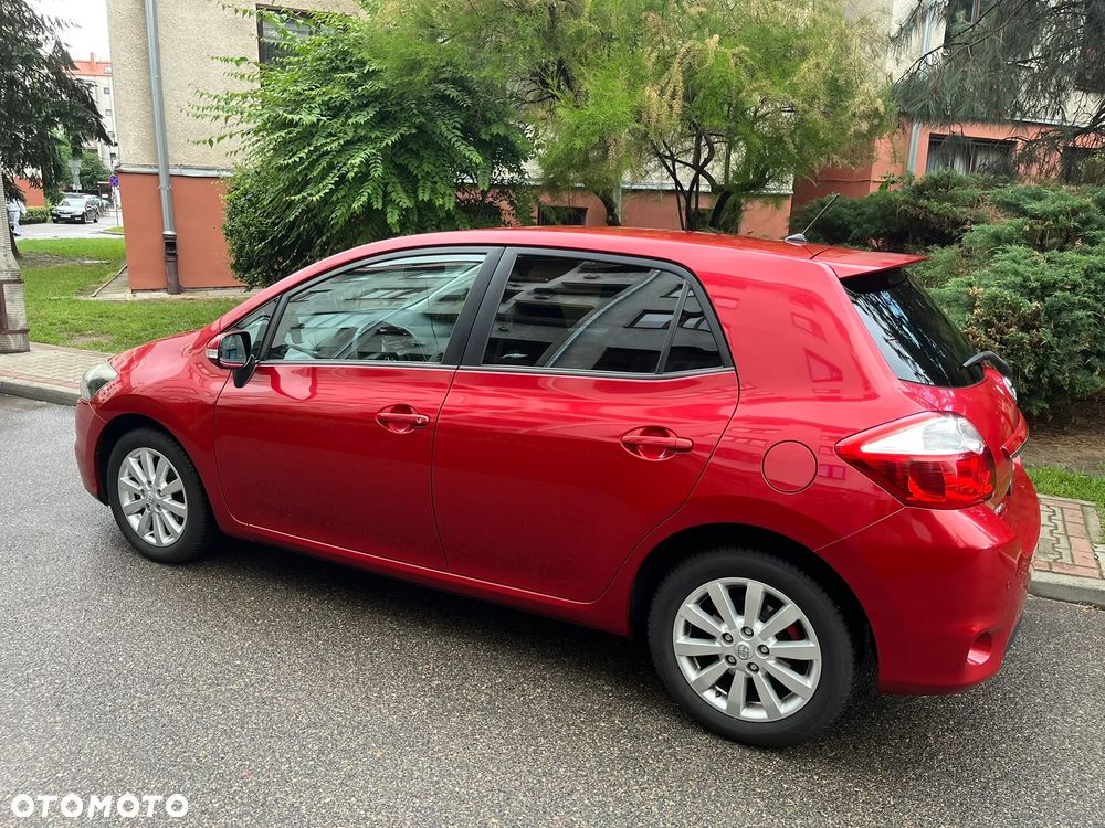 Toyota Auris 1.8 Premium - 3