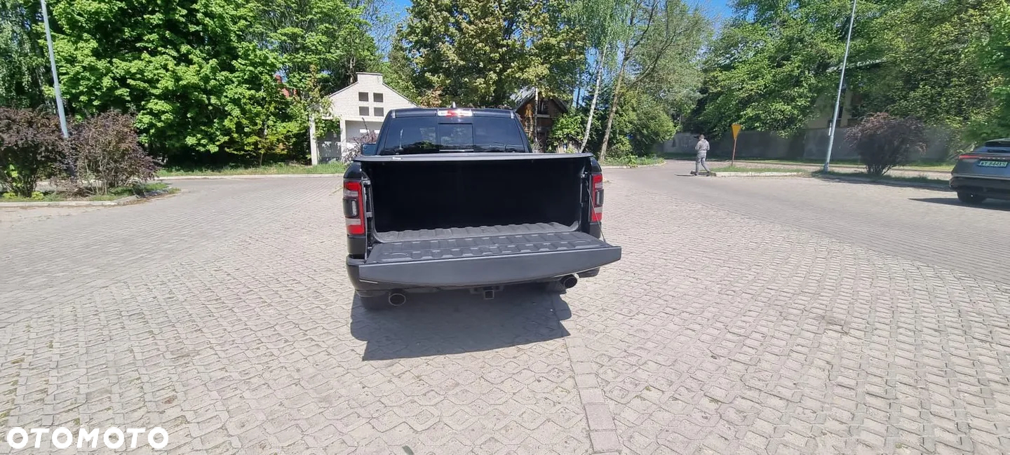 RAM 1500 Crew Cab Sport - 12