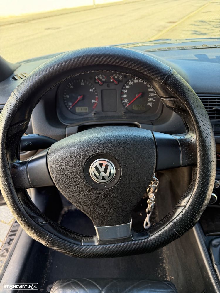 VW Golf 1.9 TDi Highline - 4