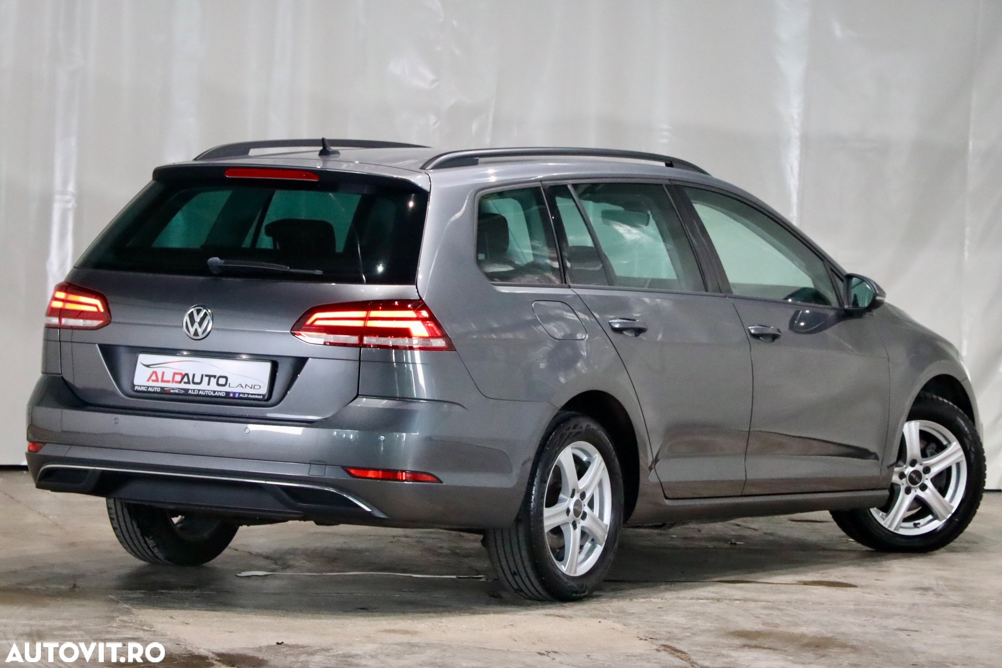 Volkswagen Golf 1.6 TDI DSG Comfortline - 2