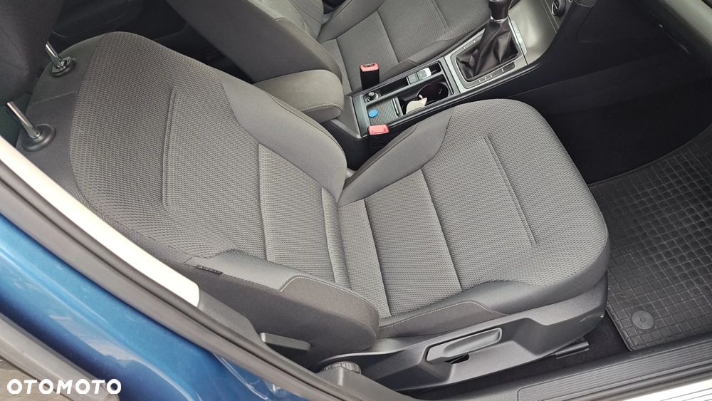 Volkswagen Golf VI 1.6 TDI BlueMot Comfortline - 16