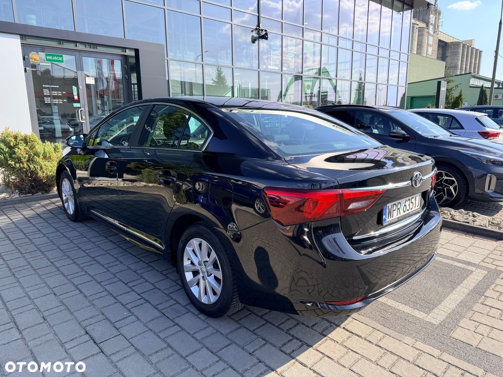 Toyota Avensis 1.6 Active - 8