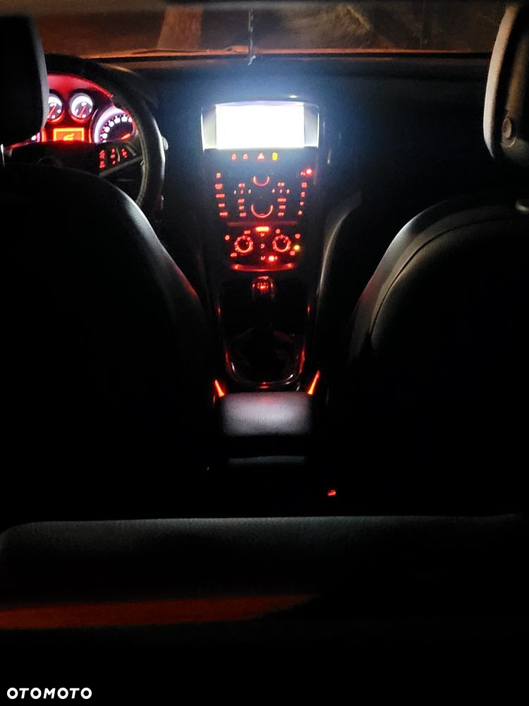 Opel Astra IV 1.7 CDTI Cosmo - 17