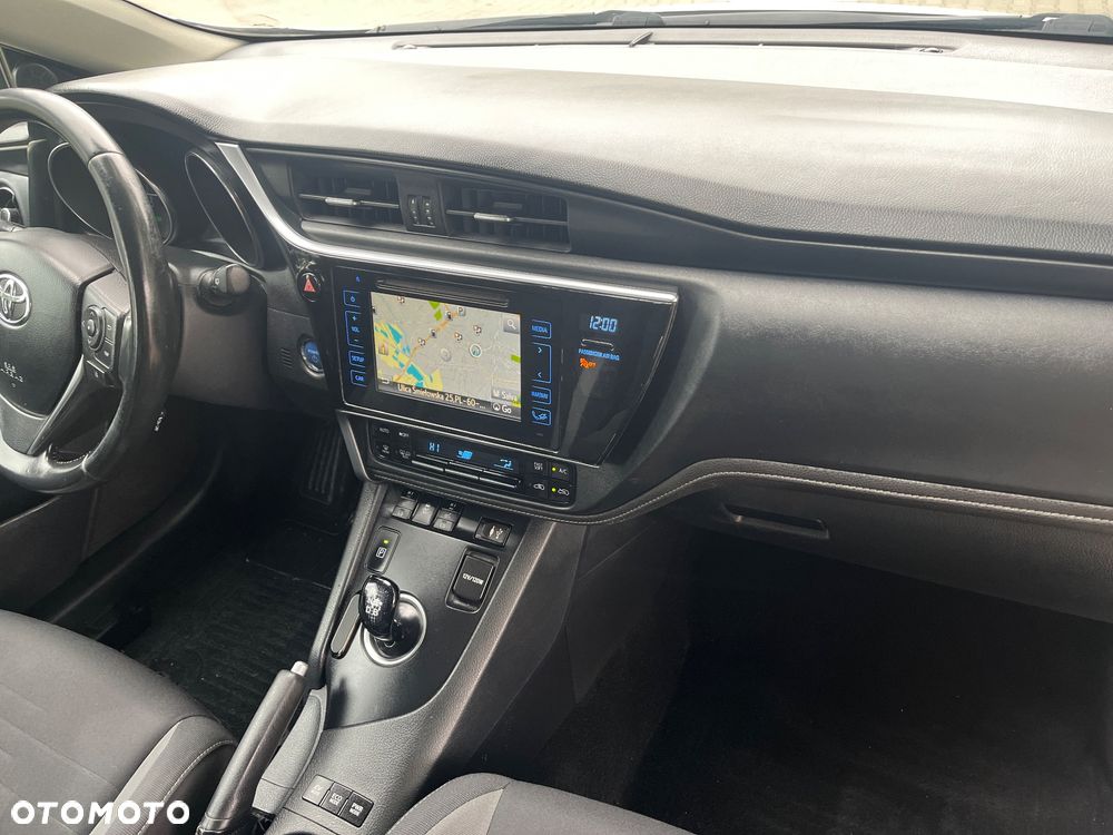Toyota Auris Hybrid 135 Prestige - 8