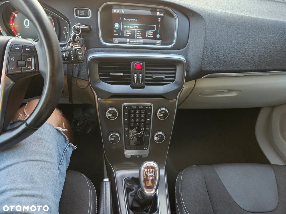 Volvo V40 D2 - 14