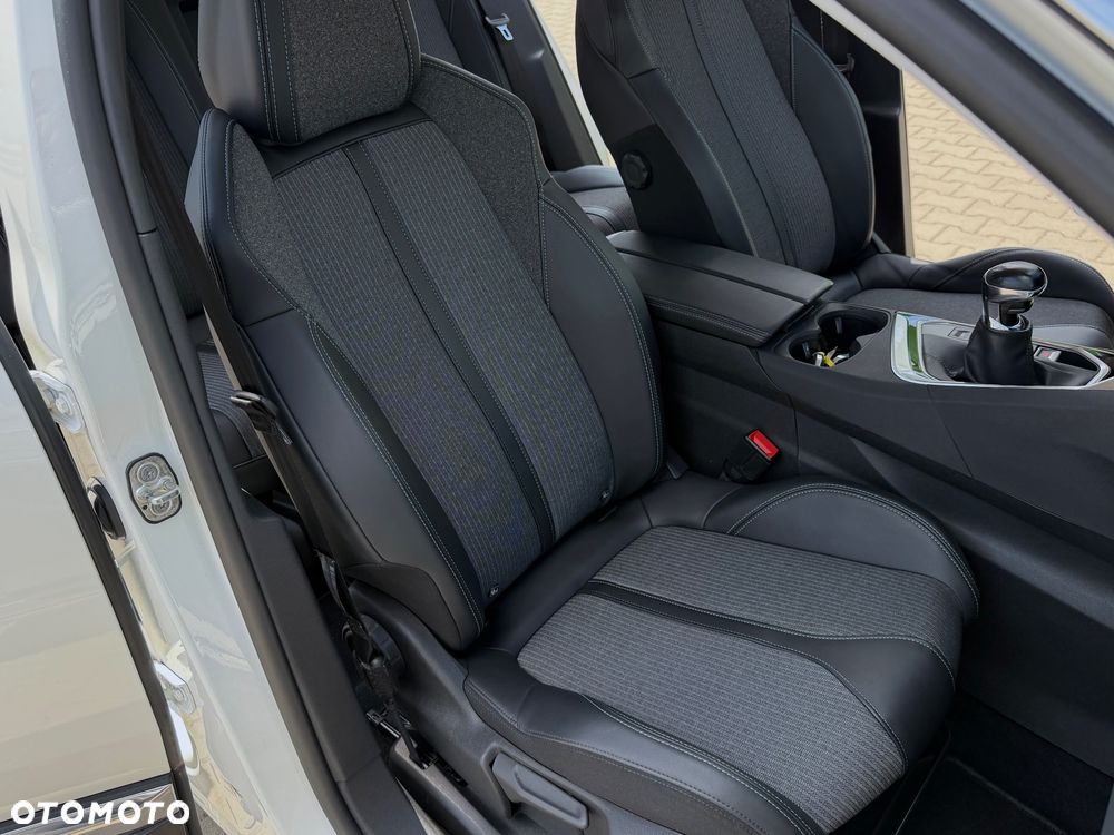 Peugeot 3008 1.5 BlueHDi Allure S&S - 31