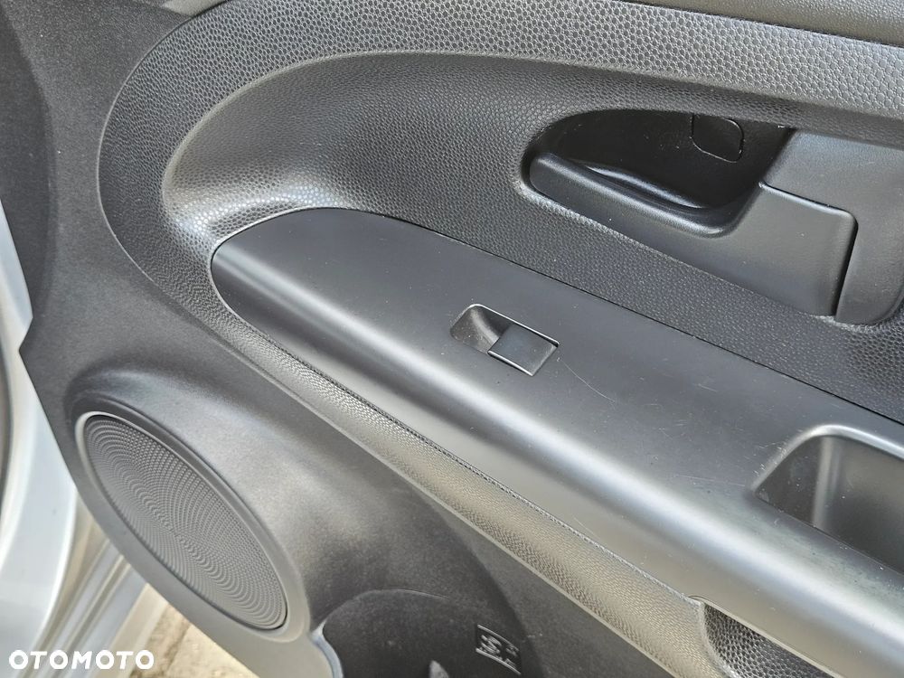 Kia Venga 1.6 CVVT Vision - 17