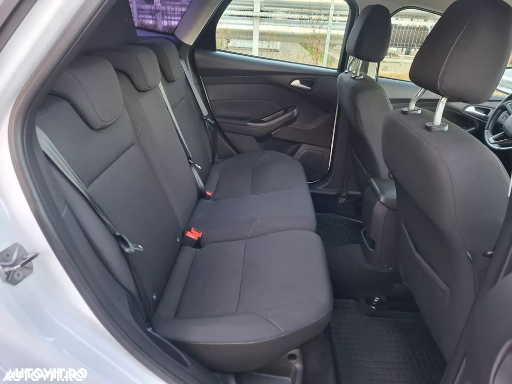 Ford Focus 2.0 EcoBlue Titanium Business - 12