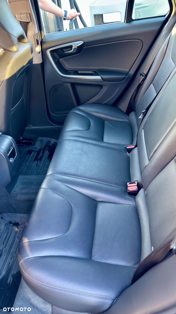 Volvo V60 D4 Drive-E Summum - 12