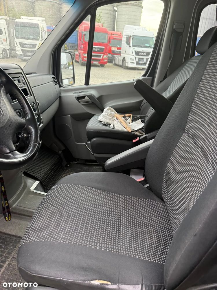 Mercedes-Benz Sprinter - 8