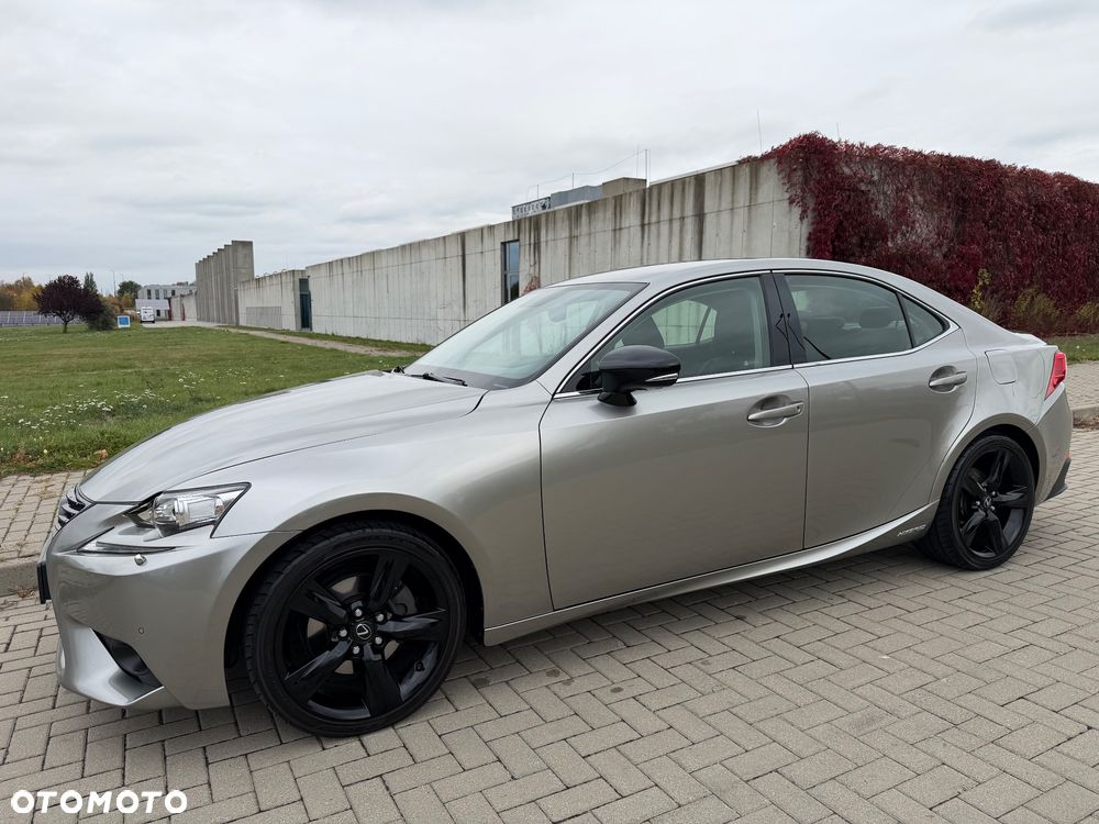 Lexus IS - 1