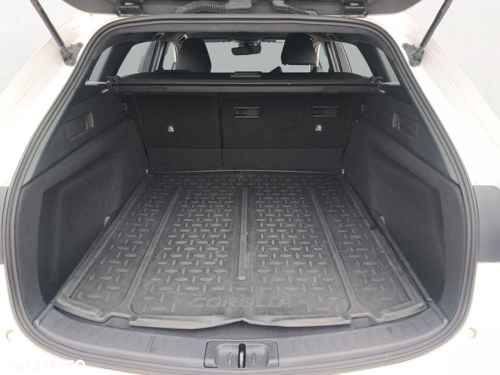 Toyota Corolla 1.8 Hybrid Comfort - 13
