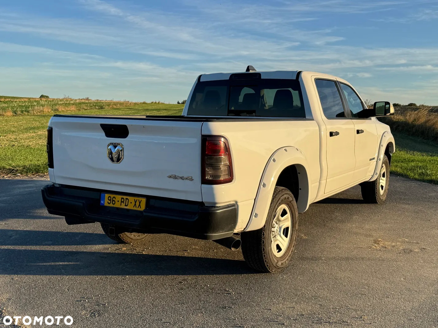 Dodge RAM 1500 5.7 4x4 - 12