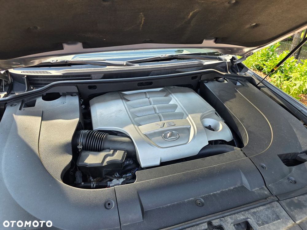 Lexus LX - 21
