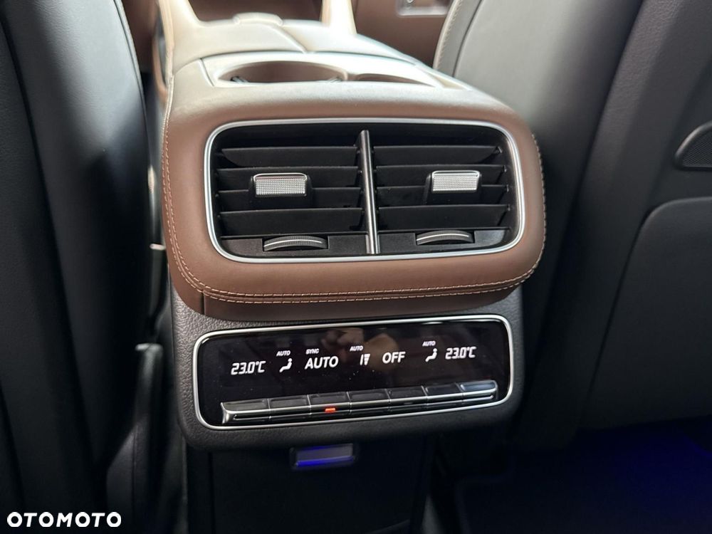 Mercedes-Benz GLS - 17