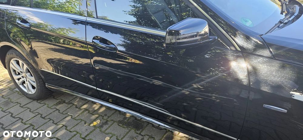 Mercedes-Benz Klasa E 200 CGI BlueEffICIENCY Elegance - 11
