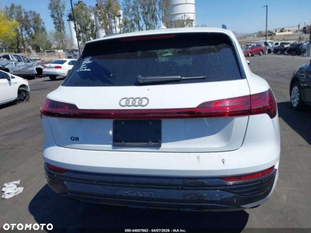 Audi Q8 e-tron - 8