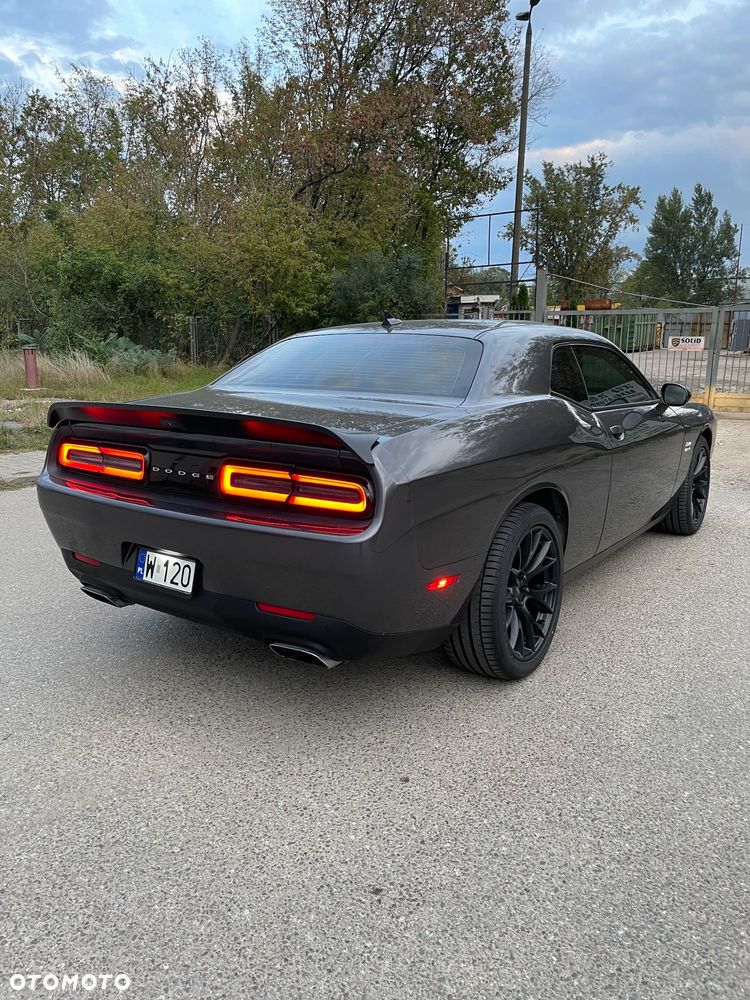 Dodge Challenger - 4