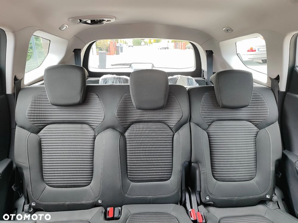 Renault Grand Scenic - 17