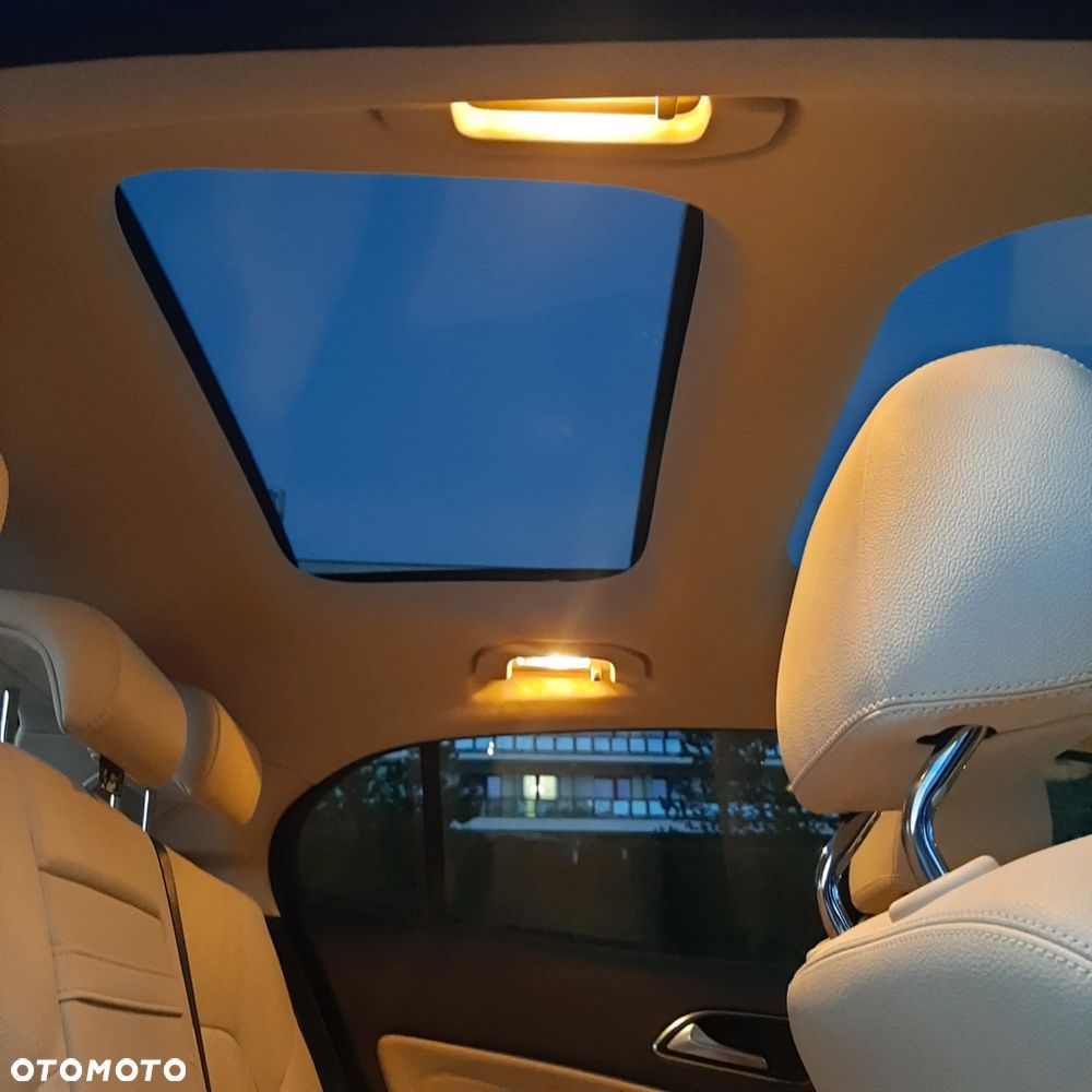 Mercedes-Benz GLA 250 4-Matic - 11