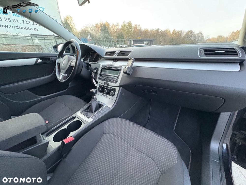 Volkswagen Passat 1.6 TDI DPF BlueMot Highline - 34