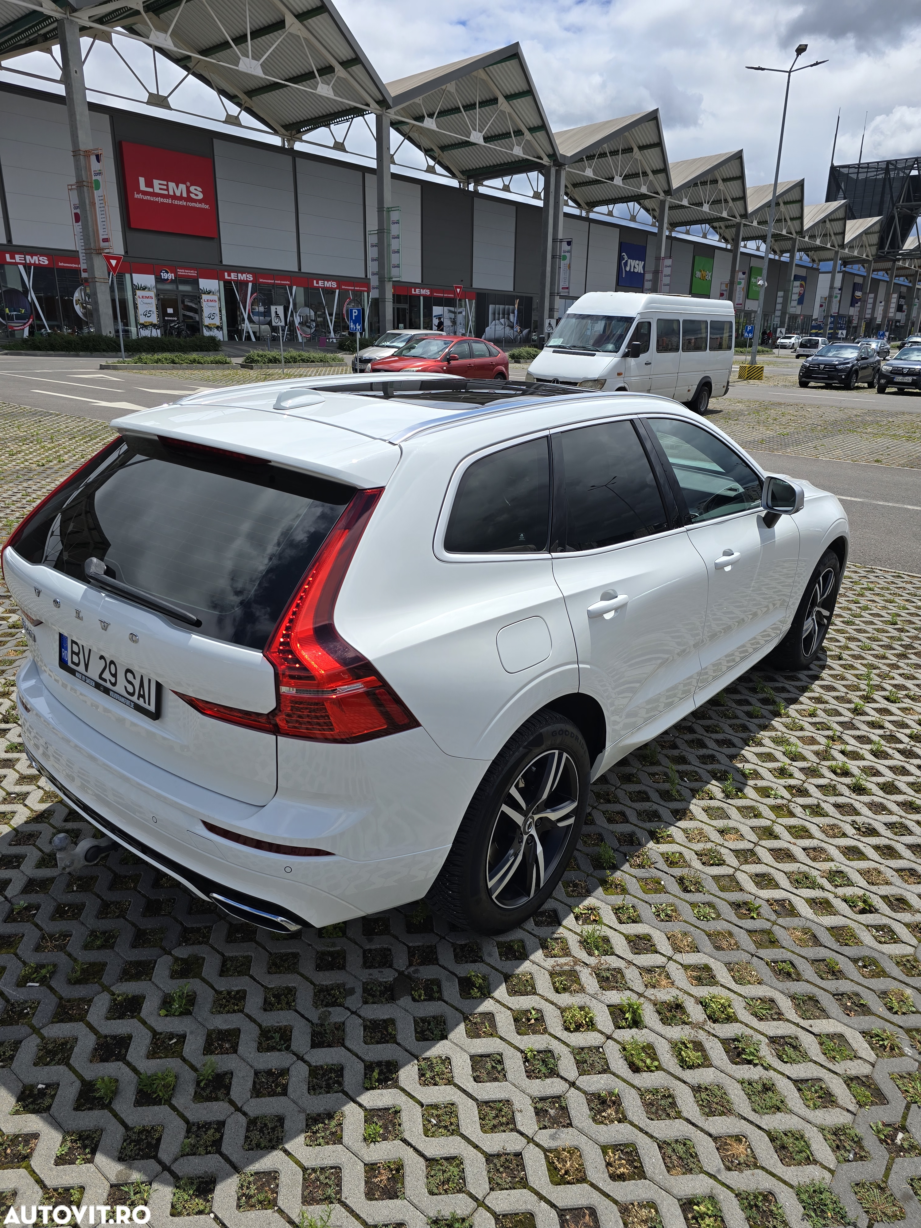 Volvo XC 60 D4 R-Design - 4