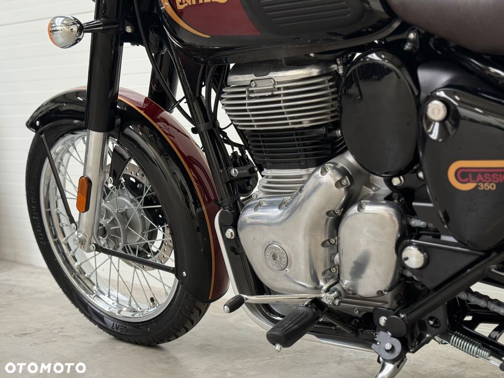 Royal Enfield Classic - 33