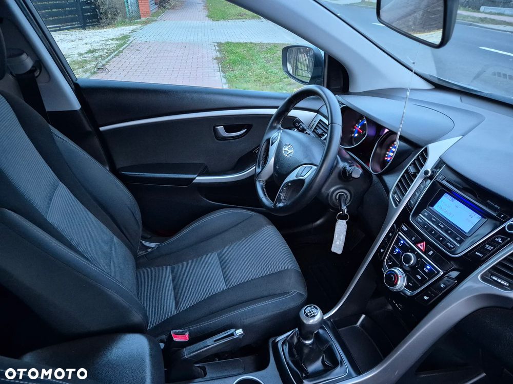 Hyundai i30 1.6 CRDi Fifa World Cup Edition - 13