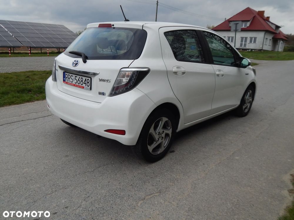 Toyota Yaris Hybrid 100 Life - 8