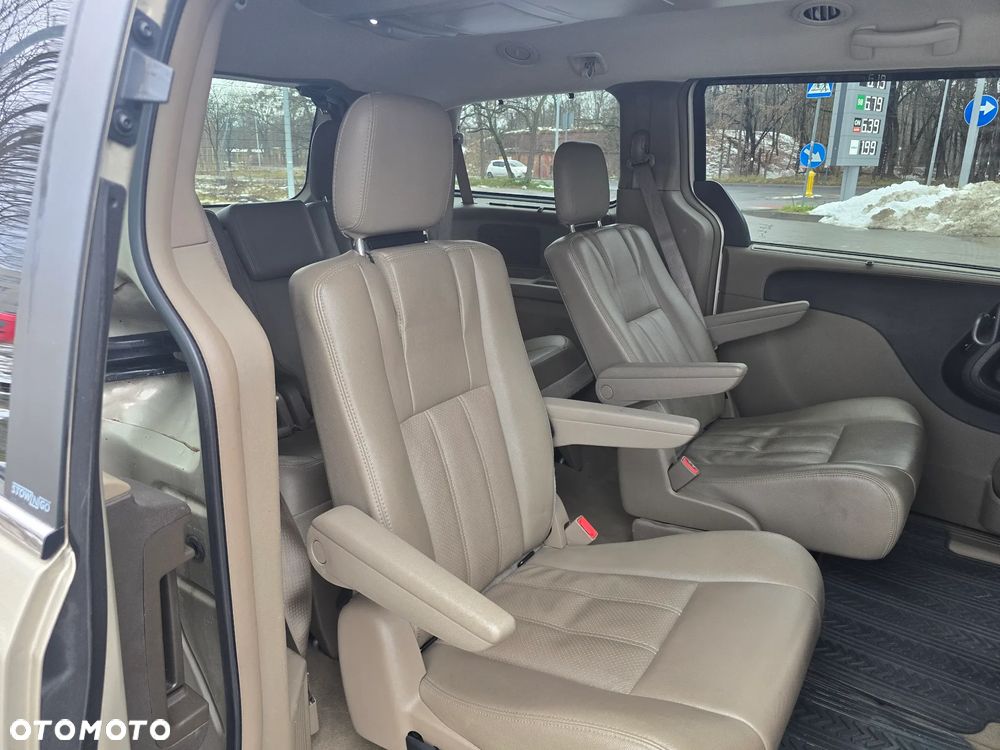 Chrysler Town & Country 3.6 Touring - 29