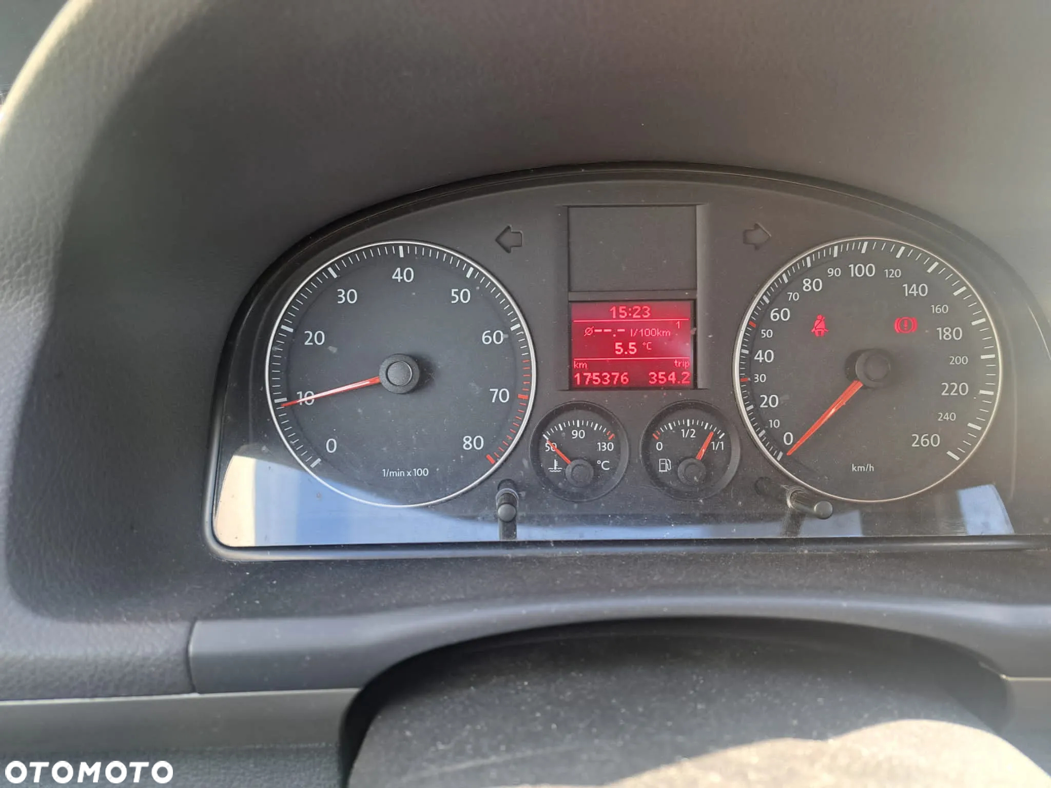 Volkswagen Touran - 5