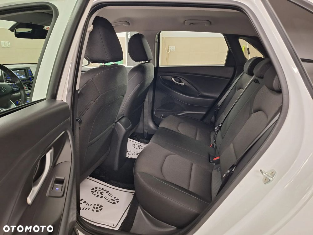 Hyundai i30 1.4 T-GDI Premiere Luxury - 22
