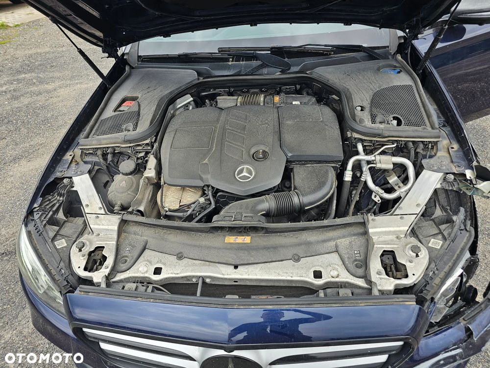 Mercedes-Benz Klasa E 220 d 4Matic 9G-TRONIC AMG Line - 19