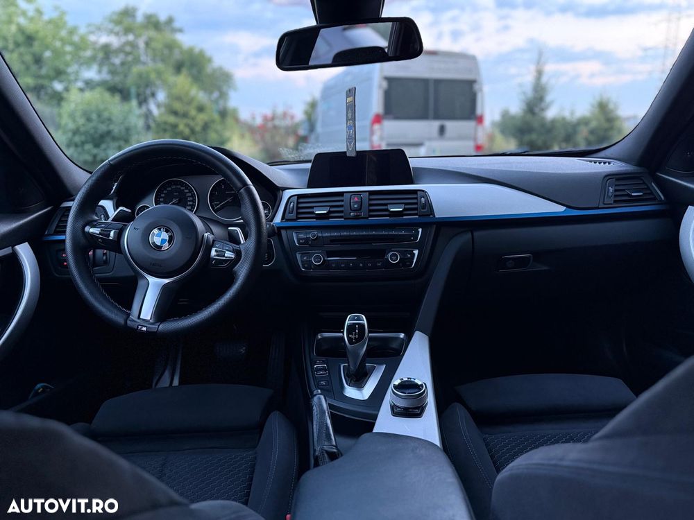 BMW Seria 3 320d Aut. - 12