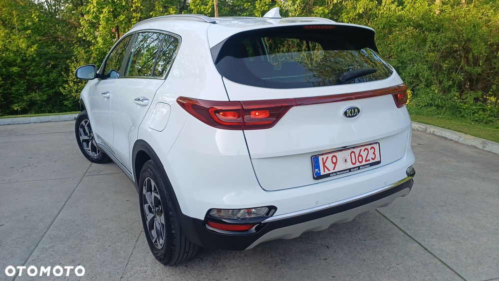 Kia Sportage 1.6 CRDI AWD Eco-Dynamics+ (48V M-H) DCT PLATINUM - 9