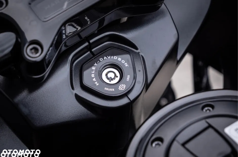 Harley-Davidson Touring Road Glide - 12