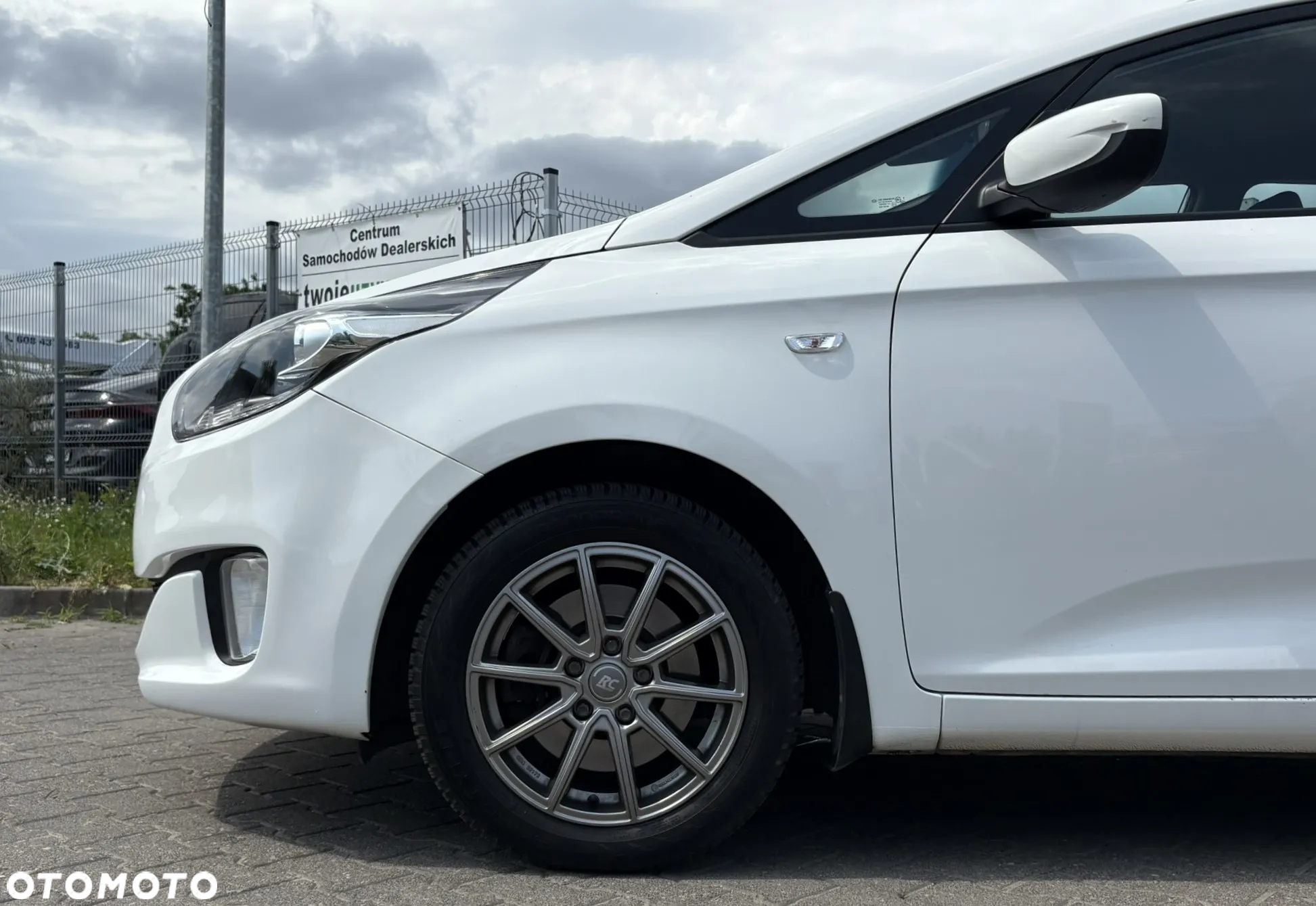 Kia Carens 1.6 GDI M - 5