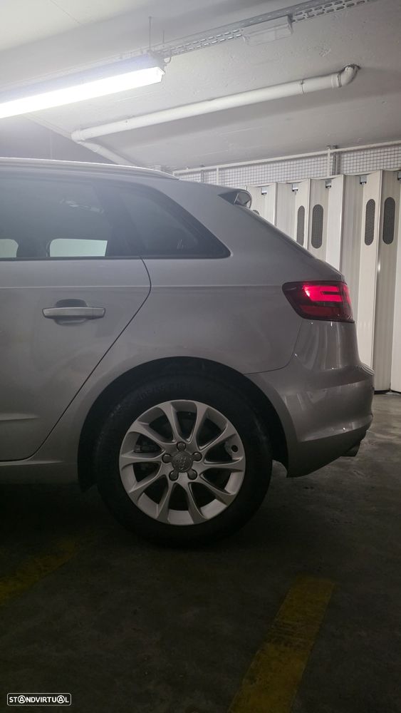 Audi A3 Sportback 2.0 TDI - 4