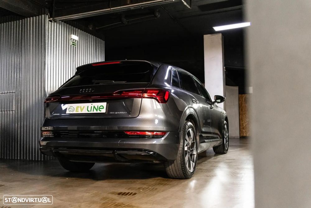 Audi e-tron 55 quattro - 11