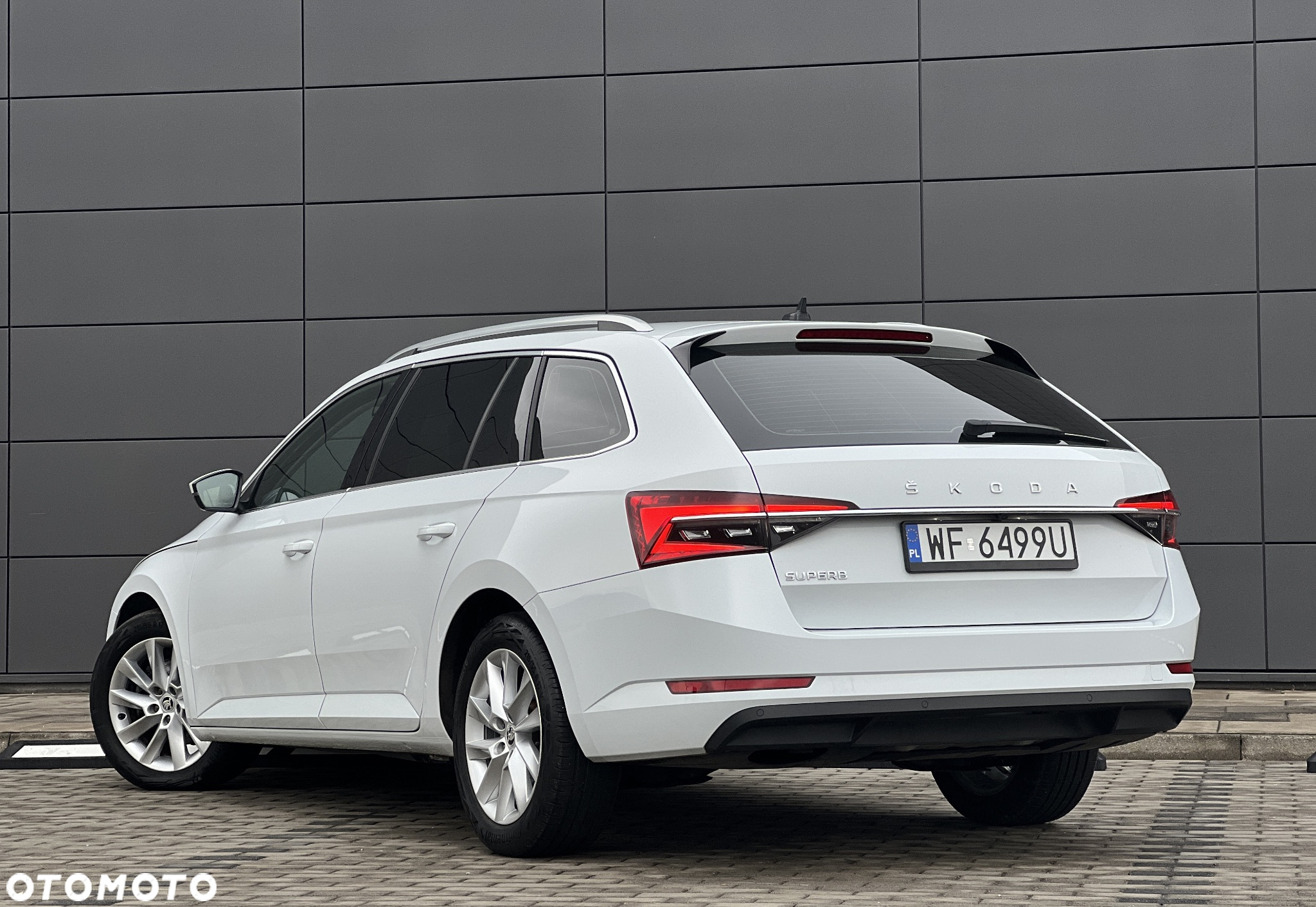 Skoda Superb 2.0 TDI Ambition DSG - 17