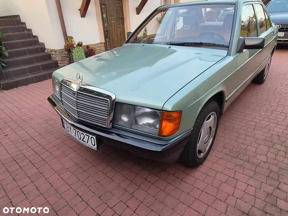 Mercedes-Benz W201 (190) - 2