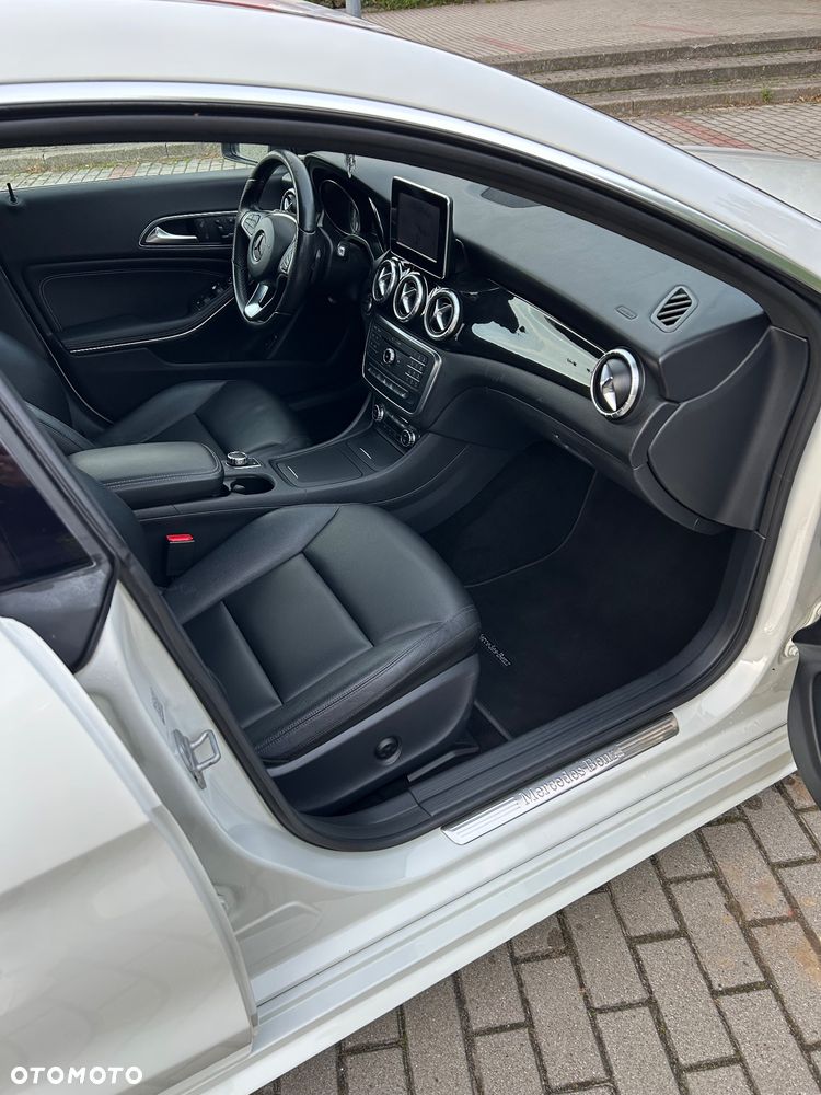Mercedes-Benz CLA 250 4-Matic - 18