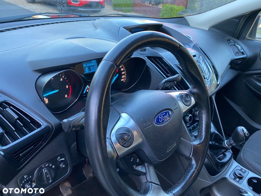 Ford Kuga 2.0 TDCi 2x4 Titanium - 9