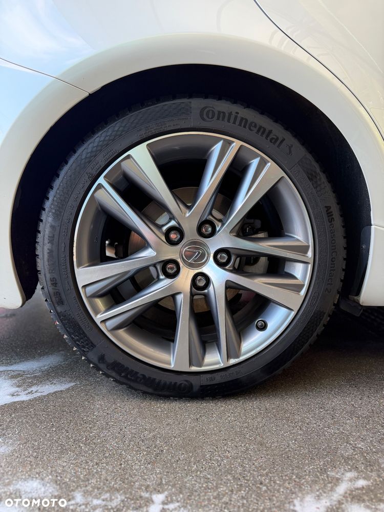 Lexus IS 300h Elegance - 15