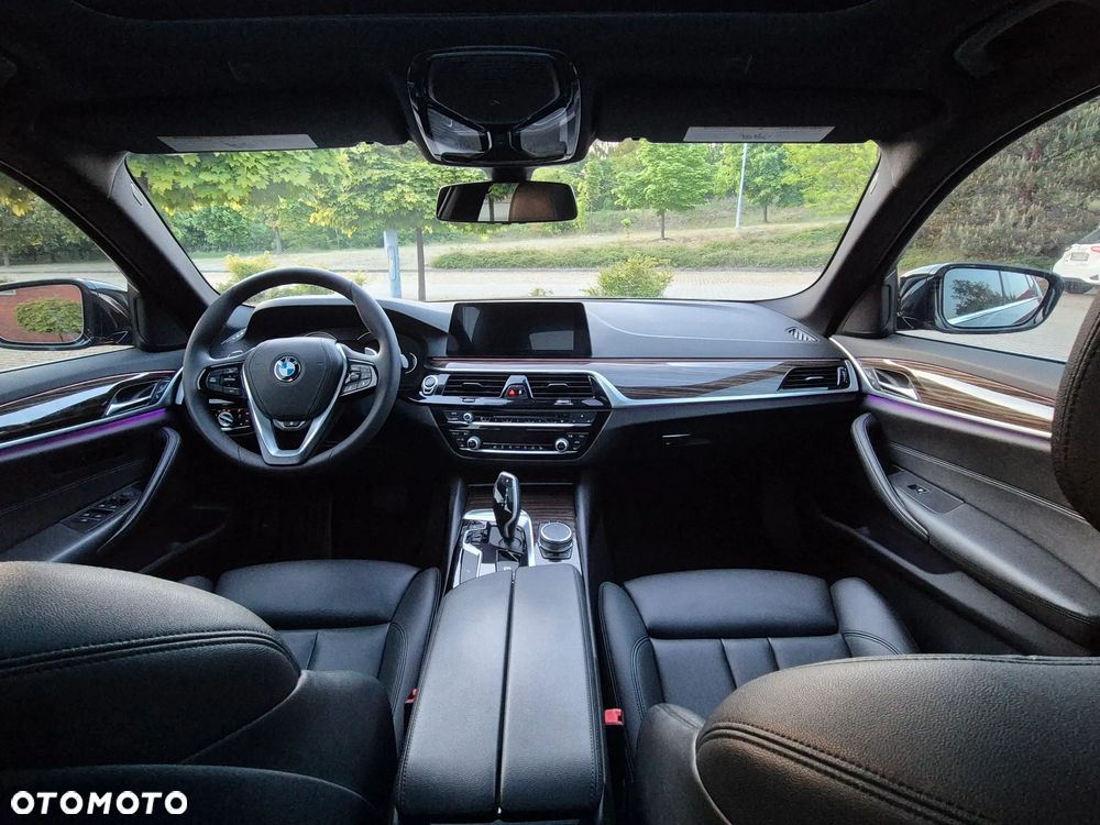 BMW Seria 5 530i xDrive GPF Sport Line sport - 8