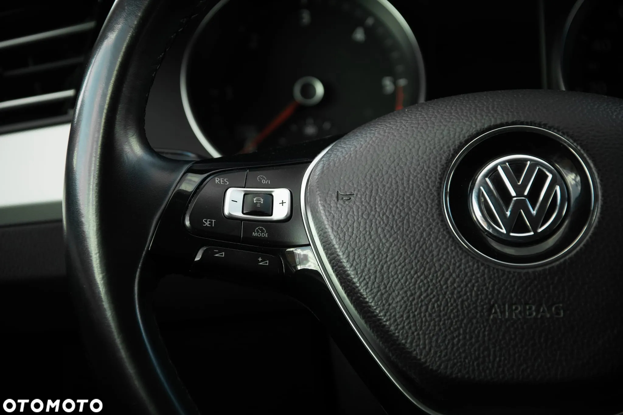 Volkswagen Passat 2.0 TDI BMT Comfortline - 31